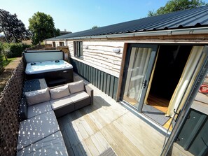 Terrace/patio - 3 bedroom accommodation in Wellow, near Yarmouth (Wellow, near Yarmouth)