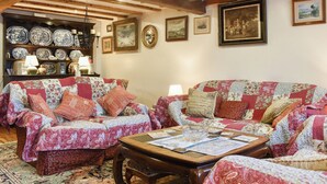 Interior - 3 bedroom accommodation in East Burton, near Wareham (East Burton, near Wareham)