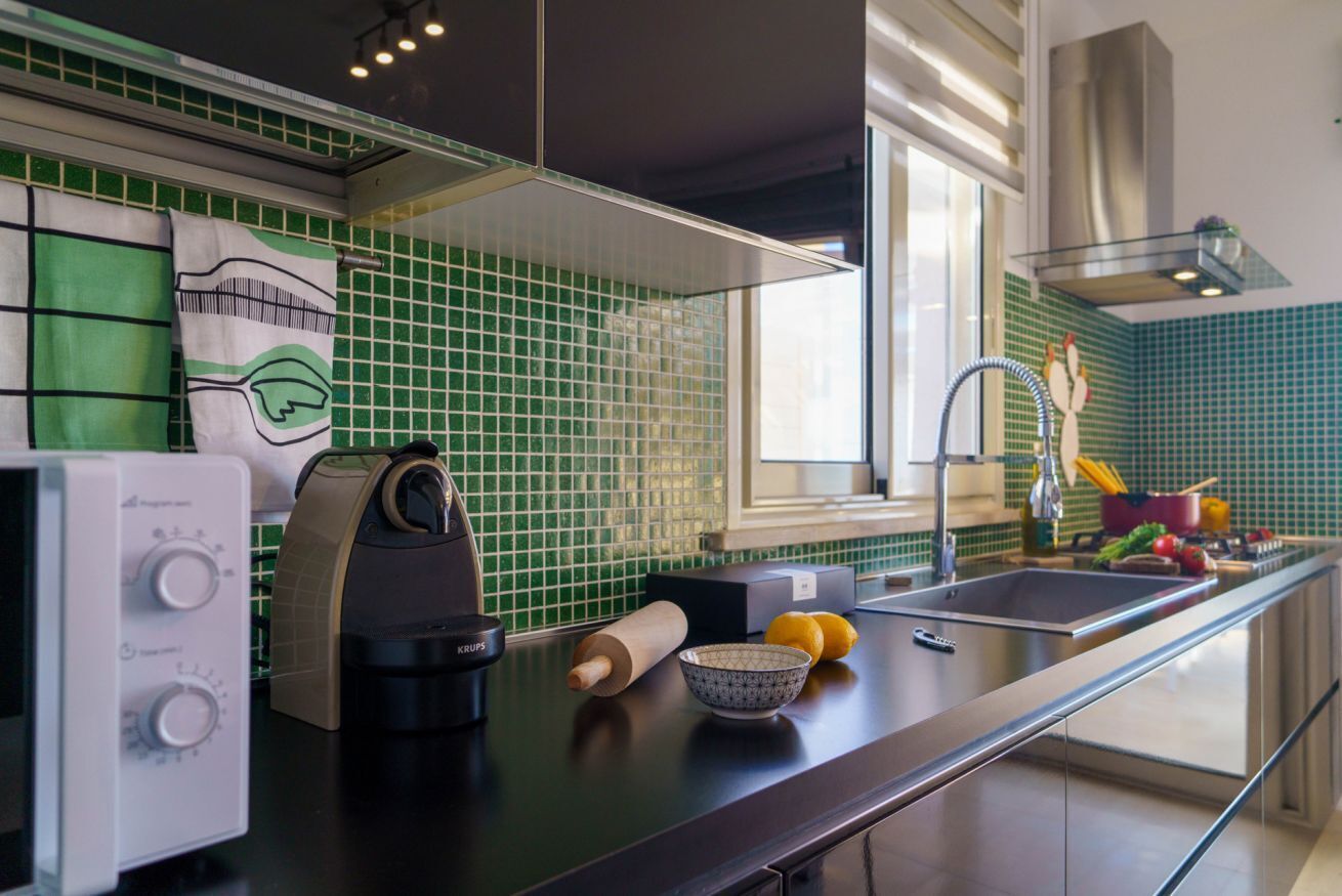 Frigorifero, forno, piano cottura, lavastoviglie