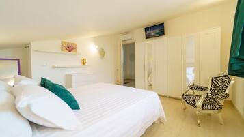 4 camere, insonorizzazione, ferro/asse da stiro, lenzuola