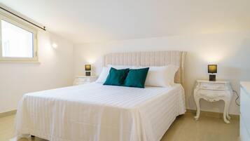 4 camere, insonorizzazione, ferro/asse da stiro, lenzuola