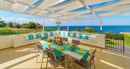 Villa Vittoria - Waterfront house