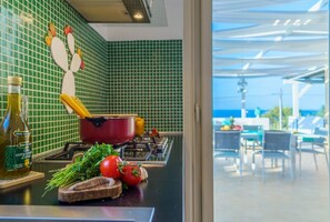 Dining - Villa Vittoria - Waterfront house (Augusta)