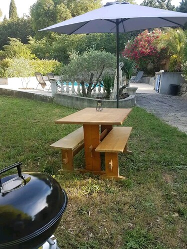 Guesthouse with pool and garden