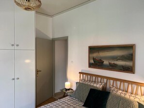 2 bedrooms, iron/ironing board, travel crib, free WiFi