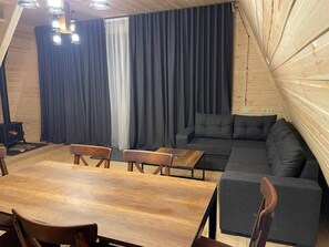 Living area - 2 bedroom chalet in mestia (Mestia)