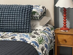 2 多间卧室、WiFi、床单