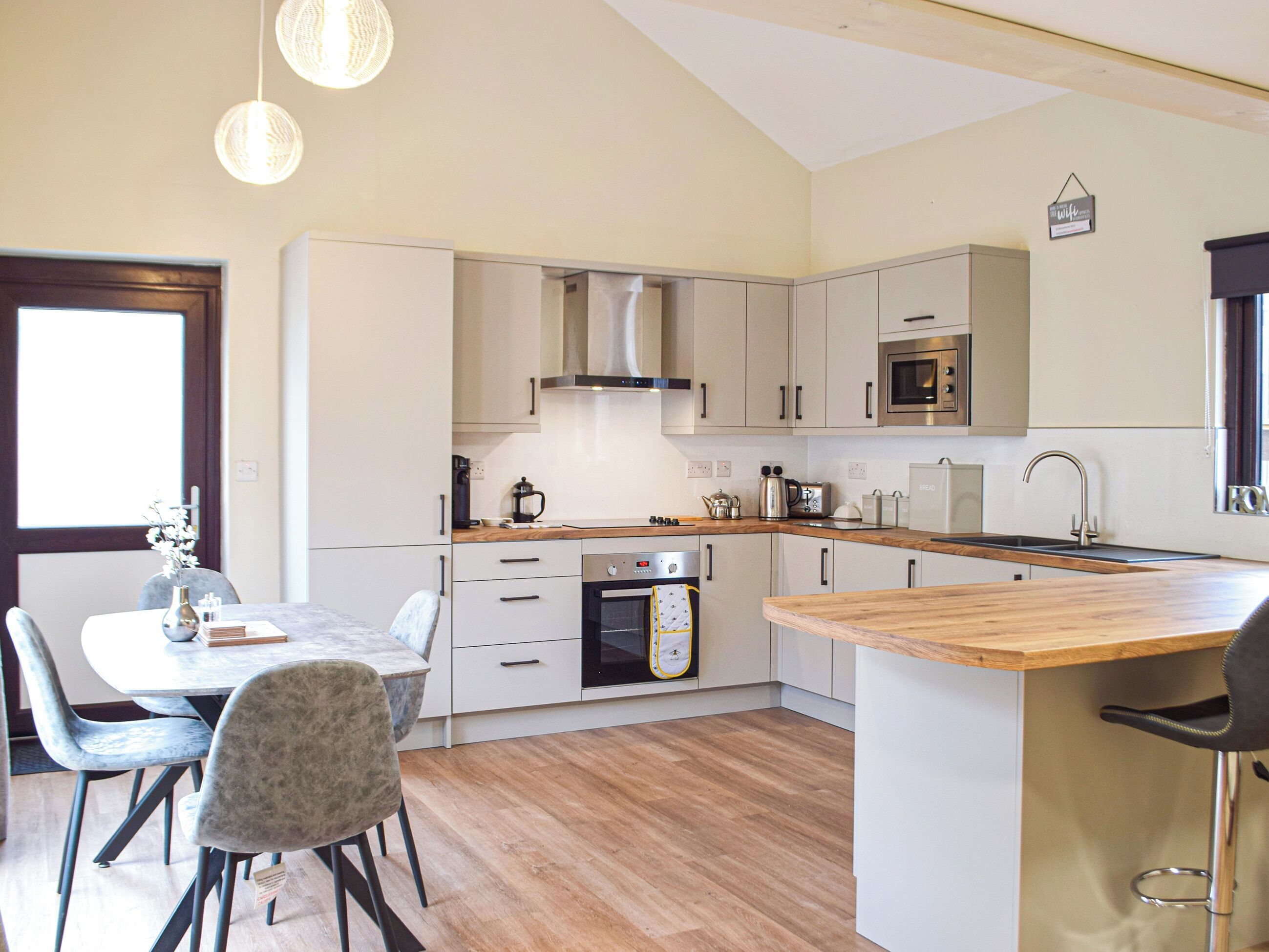 Geschirrspüler, Hochstuhl