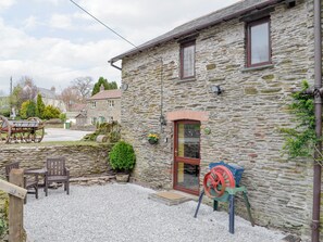Outdoor dining - 2 bedroom accommodation in Kentisbury Ford, near Barnstaple (Kentisbury Ford, near Barnstaple)
