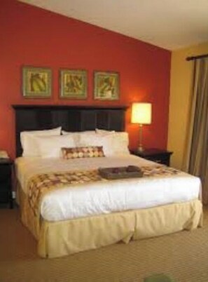 2 bedrooms, iron/ironing board, bed sheets