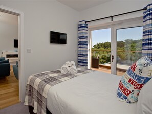 2 bedrooms, iron/ironing board, free WiFi - 2 bedroom accommodation in Brixham (Brixham)