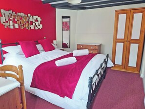 3 chambres, accès au Wi-Fi (inclus), literie fournie