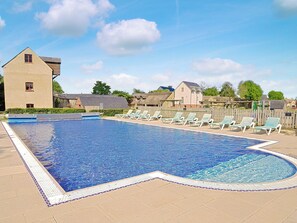 Pool - 3 bedroom accommodation in Cotswold Water Parks (Cotswold Water Parks)