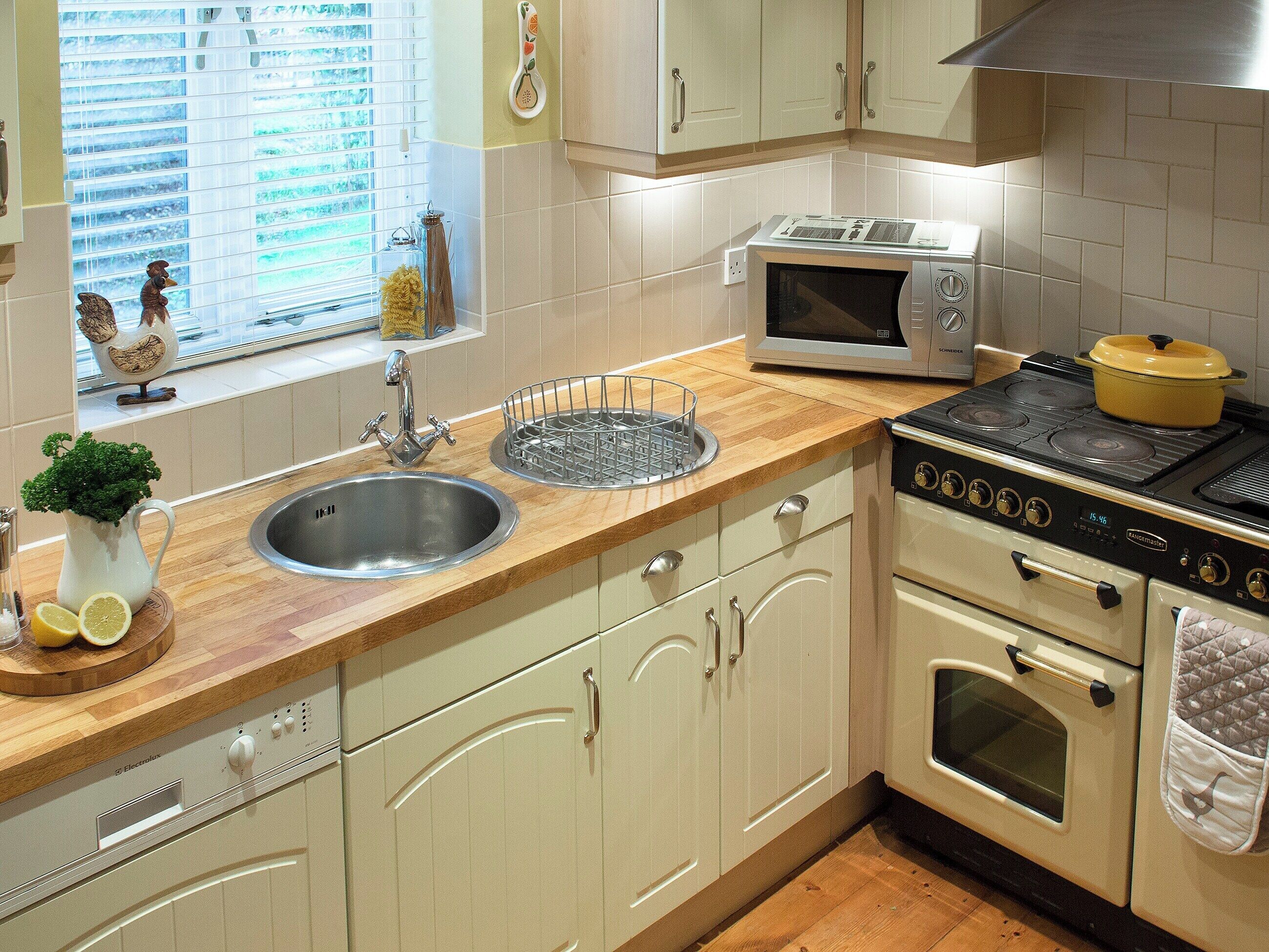 Lave-vaisselle, chaise haute