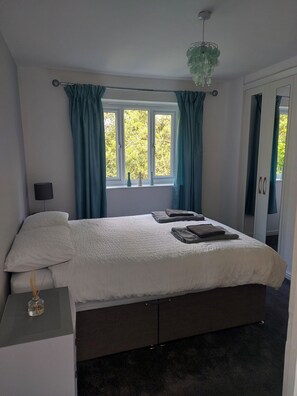 2 Schlafzimmer, Bügeleisen/Bügelbrett, kostenloses WLAN, Bettwäsche