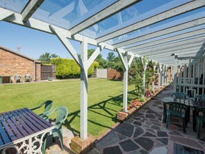 Outdoor dining - Lavender Cottage - E1495 (Scalby, near Scarborough)