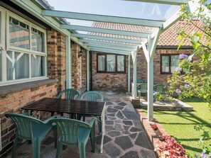 Outdoor dining - Lavender Cottage - E1495 (Scalby, near Scarborough)