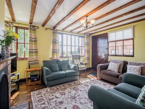 Living area - Lavender Cottage - E1495 (Scalby, near Scarborough)