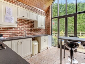 Lave-vaisselle, chaise haute