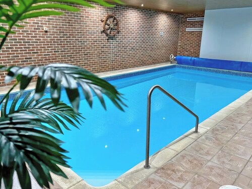 6 bedroom accommodation in Creeting St Peter, near Stowmarket