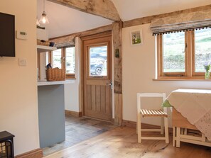 Interior - Gooses Roost - UK32096 (Westbrook)