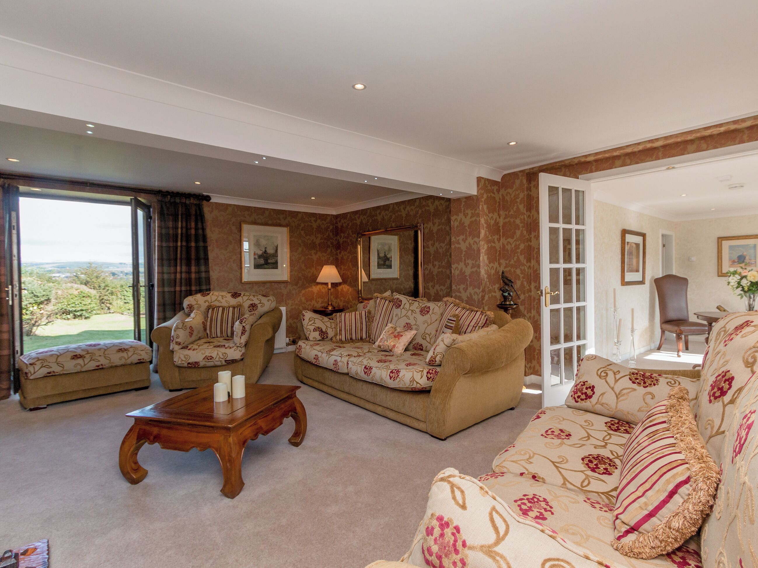 3 Bedroom Accommodation In Dalry - Ayrshire