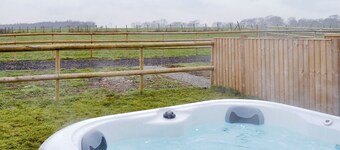 2 bedroom accommodation in Alkham, near Dover