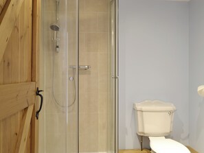 Towels - 3 bedroom accommodation in Brandesburton, near Bridlington (Brandesburton, near Bridlington)