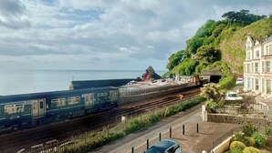 Parking - 2 bedroom accommodation in Dawlish (Dawlish)