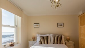 Room - 2 bedroom accommodation in Dawlish (Dawlish)
