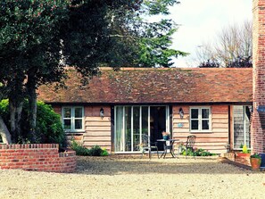 Exterior - Stylish barn conversion in the heart of Dorset. (Frampton)