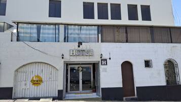 Fachada de la propiedad