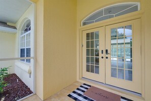 Interior - Family Paradise: Spa & Heated Pool w Outdoor TV (Rotonda West)