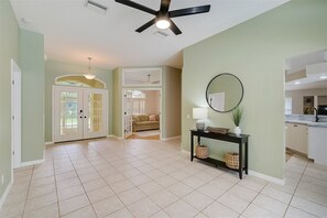 Interior - Family Paradise: Spa & Heated Pool w Outdoor TV (Rotonda West)