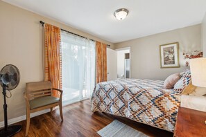 4 bedrooms, in-room safe, desk, iron/ironing board