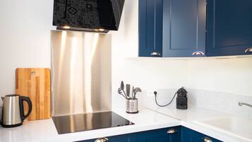 Refrigerador, microondas, horno y lavavajillas