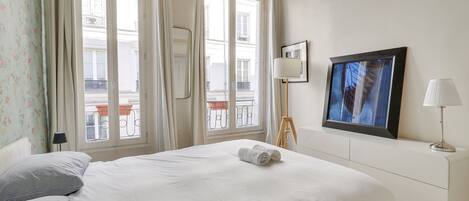 1 habitación, escritorio, internet y ropa de cama