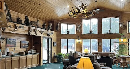 Boulder Bear Motor Lodge
