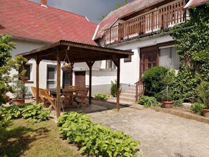 Ulkoruokailutilat