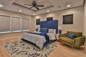 4 bedrooms, desk, iron/ironing board, free WiFi - Artsy, Unique, Cozy ★ Rooftop Terrace ★ Pool Table (Houston)