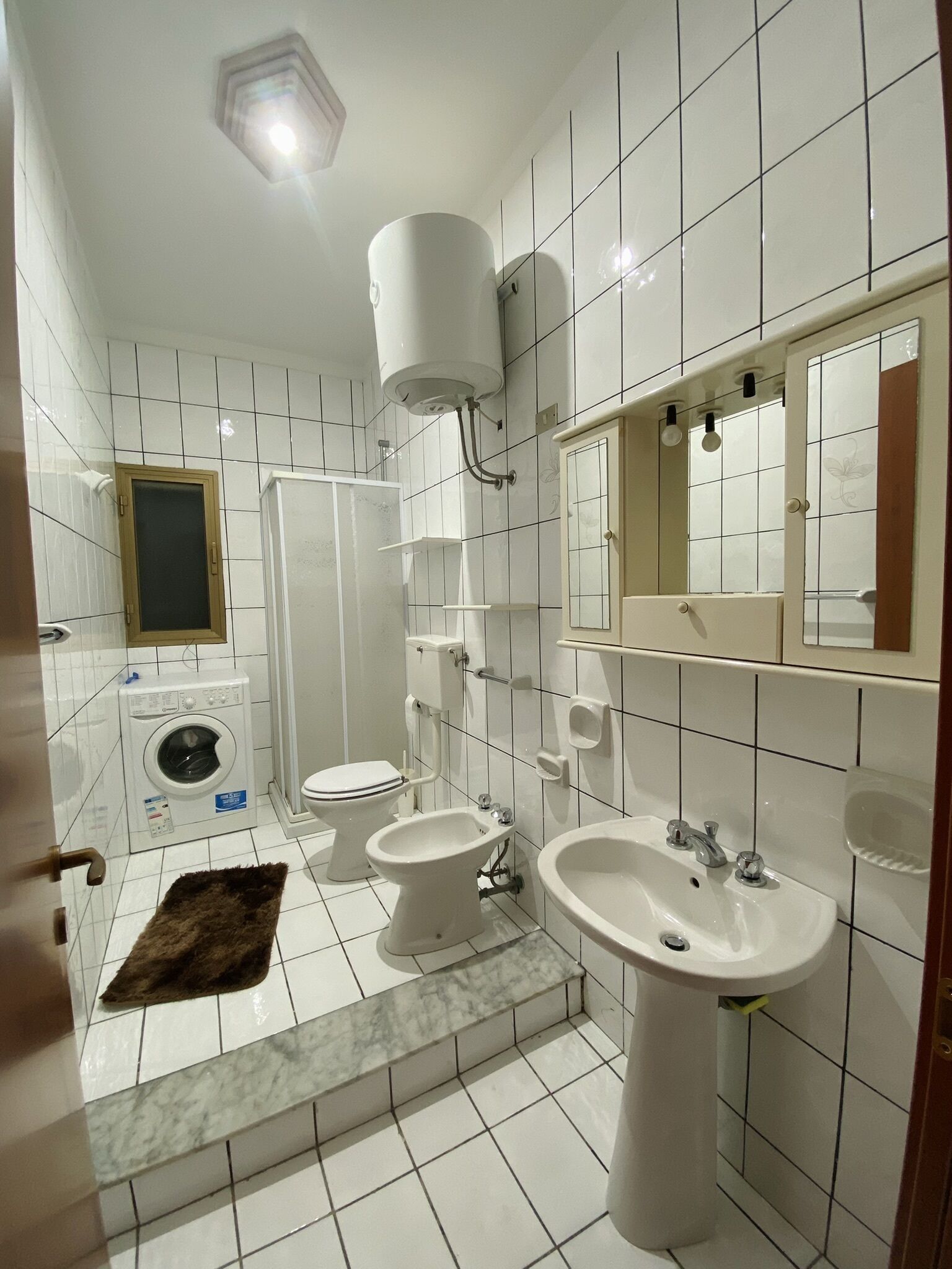 Doccia, asciugacapelli, bidet, asciugamani