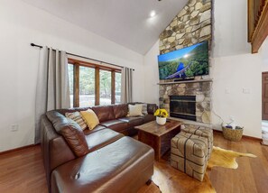 Smart TV, fireplace, stereo