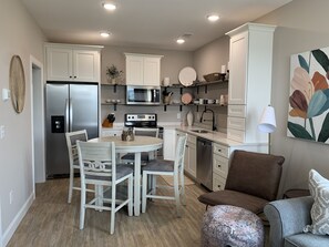 Interior - Brand new condo with gorgeous lake views (La Follette)