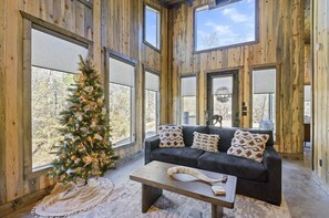 Smart-tv en een open haard