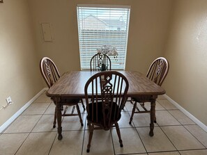 Dining - Houston 2Bed 1.5bath Medical center  NRG downtown chinatown (Houston)