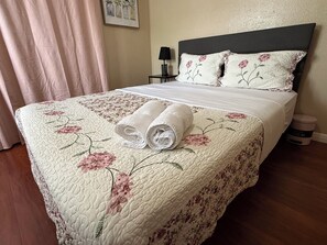 2 bedrooms, desk, free WiFi - Houston 2Bed 1.5bath Medical center  NRG downtown chinatown (Houston)