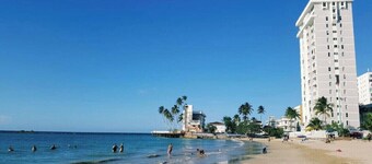 Nice property a few steps from everything (Hacienda Campo Rico,beach,museum)