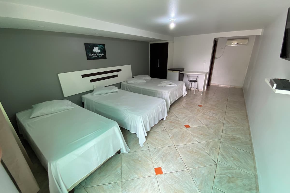 Soundproofing, free WiFi, bed sheets