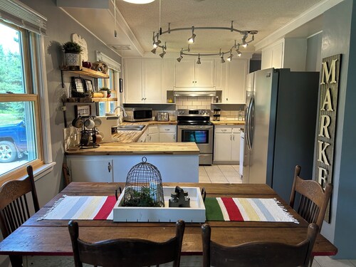 1 Mile to Leech Lake -  Private Farmhouse- Great Location and Setting!