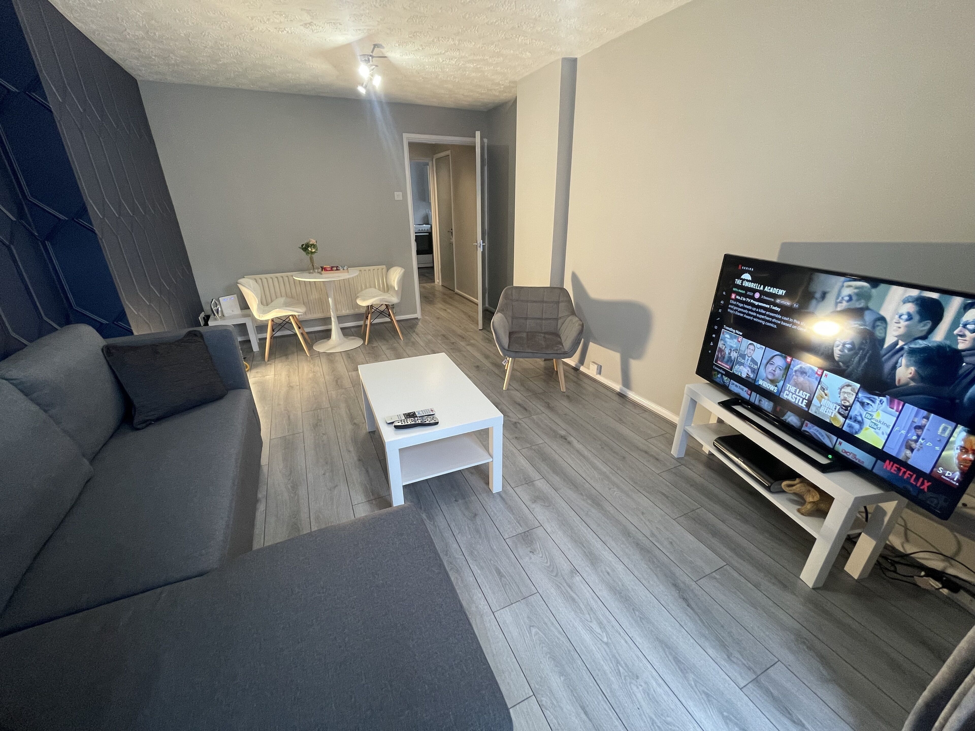 Cosy, Modern Apartment - West Midlands